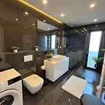 Sunhill Deluxe Maya Apartment