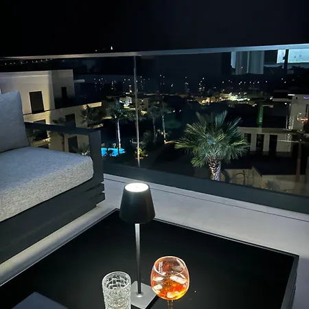 Sunhill Deluxe Maya Apartmán *